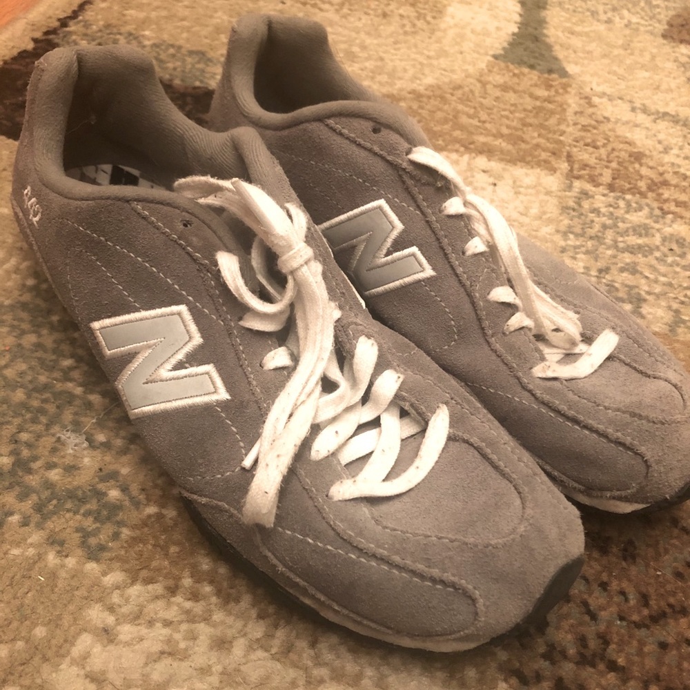 New Balance 442 size 8